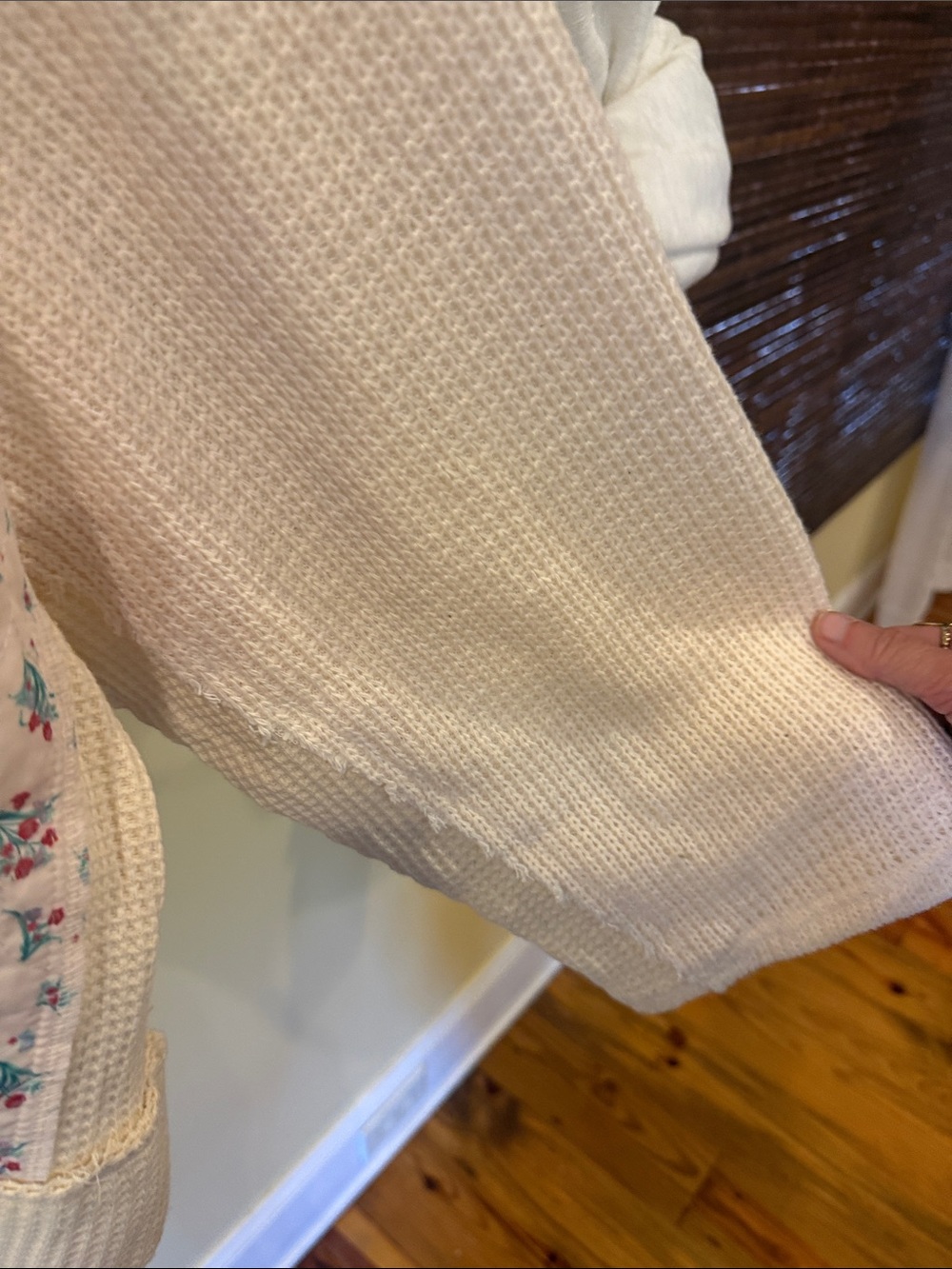 Women's Cream Floral-Sleeve Sweater - Picture 5 of 6